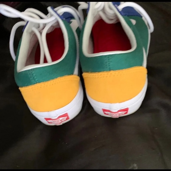 Vans - Picture 3 of 4